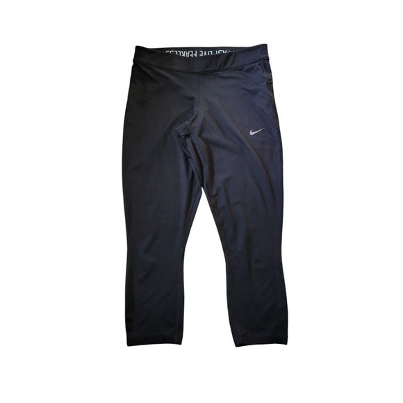 Nike Capri Yoga Pants Women’s. Size Small. Excellent Condition Pre-owned - Picture 2 of 8
